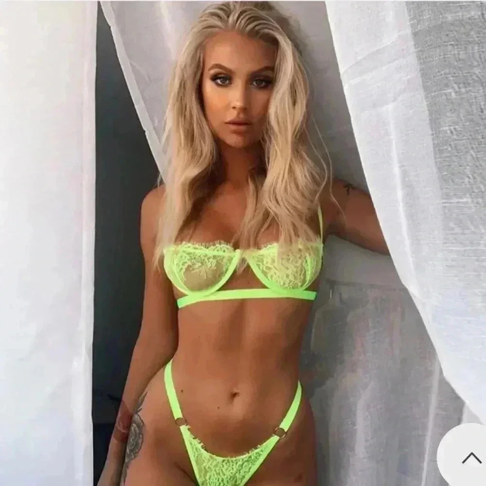 NWT 💚 Neon green Lace balconette bra thong lingerie set size  S